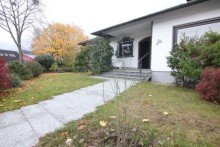 Aussenansicht Zauberhafter Walmdachbungalow in gesuchter Lage vom Breidert in Ober-Roden