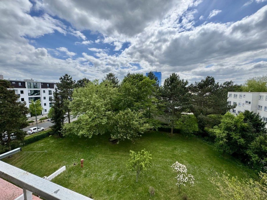 Blick vom Balkon Etagenwohnung Langen