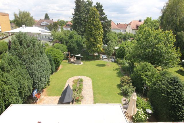 Blick in den Garten Einfamilienhaus Langen