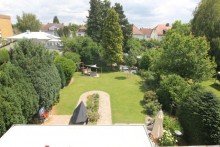 Blick in den Garten Langen/Linden - Selten! Familienfreundliches EFH mit gr�ner Oase in gesuchter Lage!