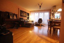 Wohnzimmer Moderne 4 ZKB mit zwei TG-Stellpl�tzen u. 2 Balkonen im gepflegten Mehrfamilienhaus