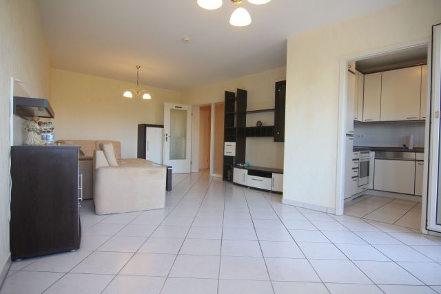 Blick zur K�che Wohnung Langen