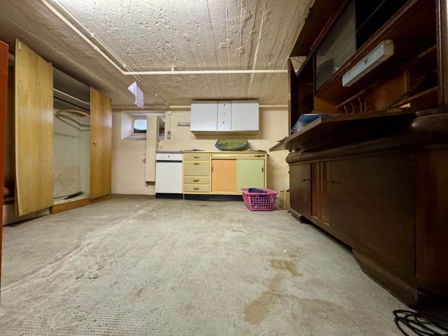 Keller S�d Seite Mehrfamilienhaus Langen