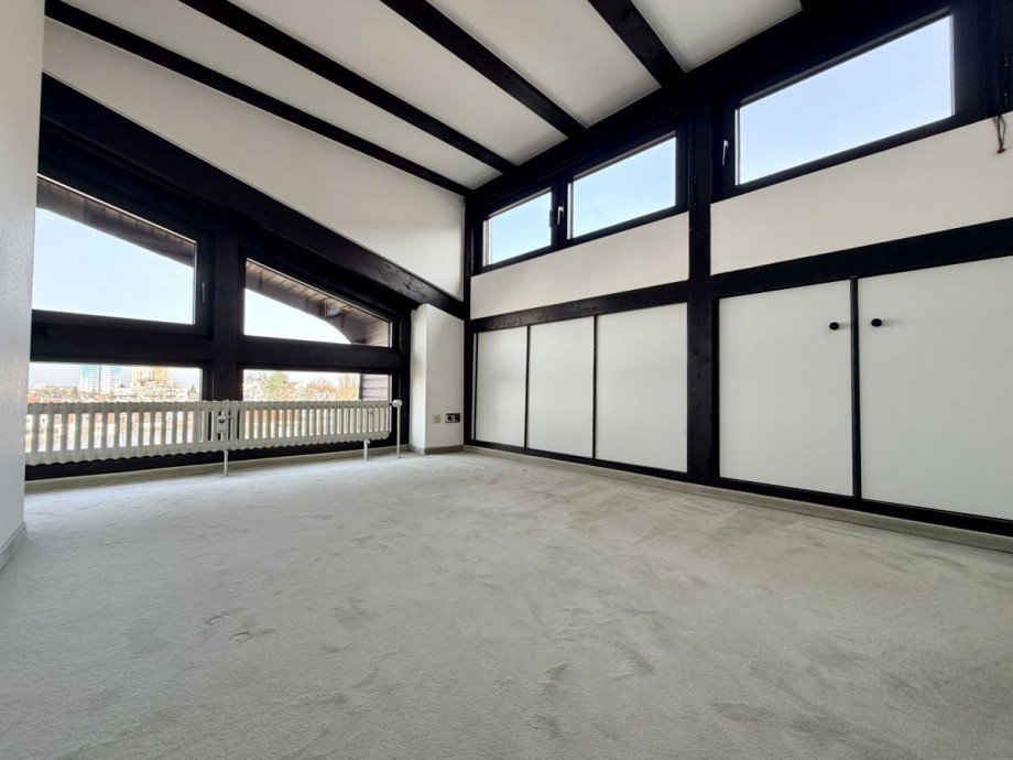 B�ro Dachgeschosswohnung Langen