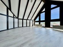 Schlafzimmer Hochwertige 3 ZKB Maisonette mit 2 B�dern in gesuchter Hintereder Anlage, TOP!