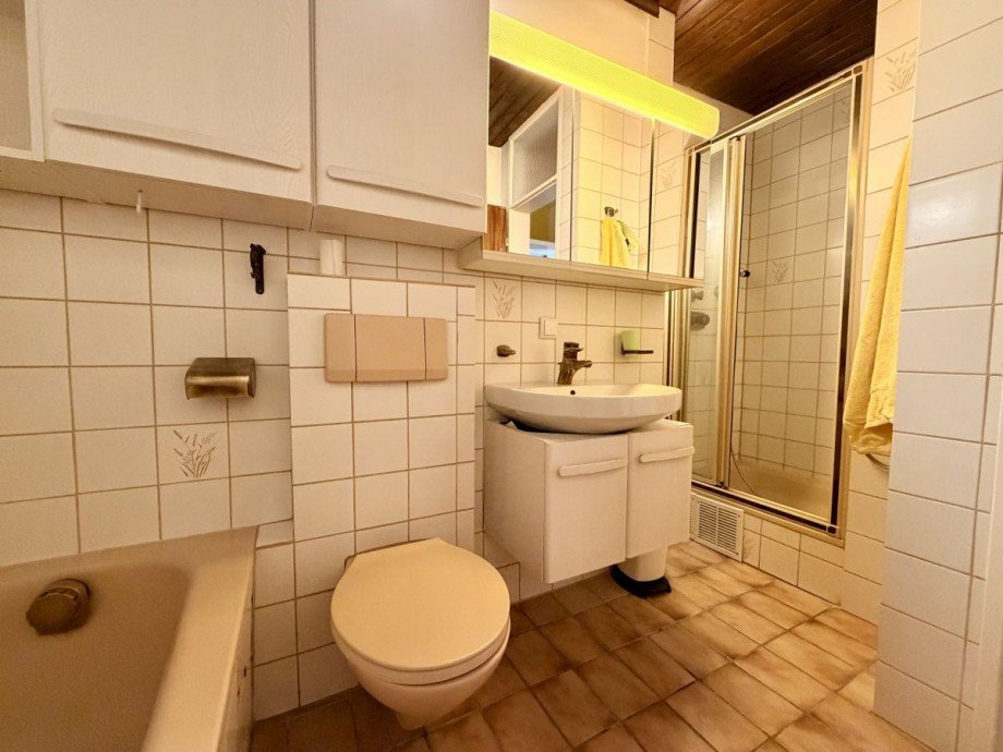 ...und Dusche Reihenmittelhaus Heusenstamm