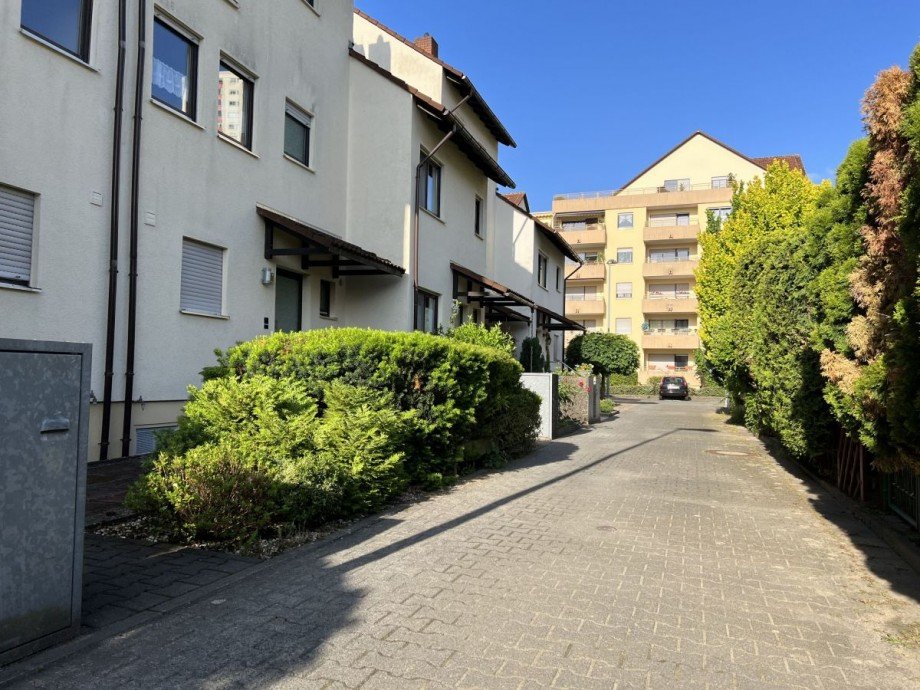 Stichweg vor dem Haus Reihenmittelhaus Langen
