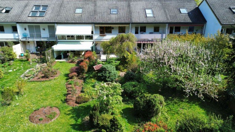 R�ckansicht Heusenstamm Reihenmittelhaus Ihr Zuhause am Wald � Reihenhaus mit unverbaubarem Blick ins Gr�ne