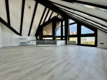 Dachgeschoss Hochwertige 3 ZKB Maisonette mit 2 B�dern in gesuchter Hintereder Anlage, TOP!
