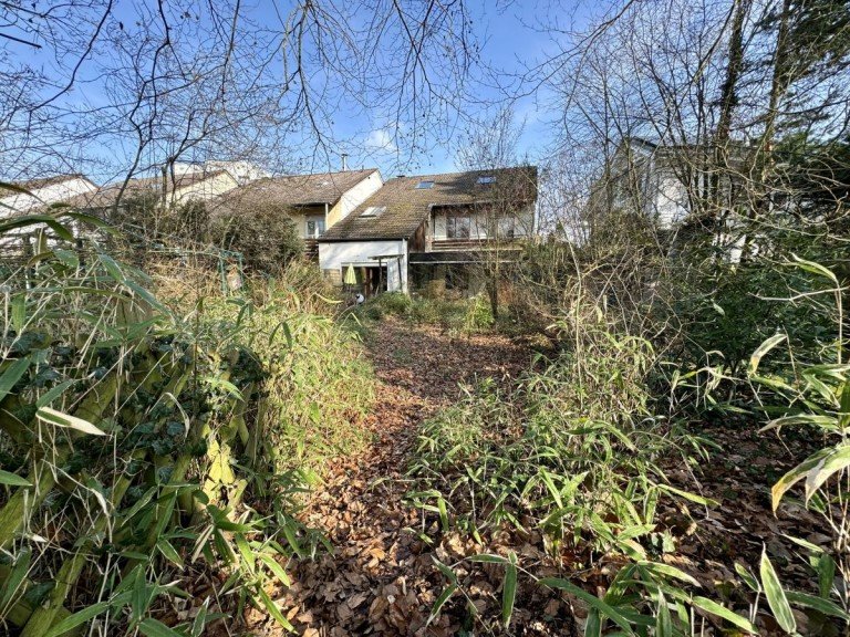 R�ckansicht Langen Reihenendhaus Wohnriese mit gr�ner Oase im beliebten Oberlinden