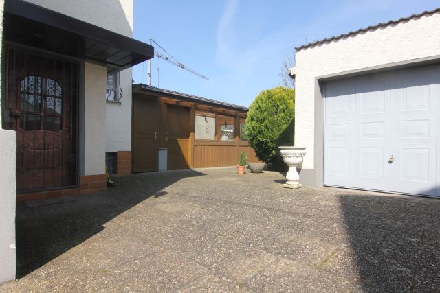 Hof Einfamilienhaus Egelsbach