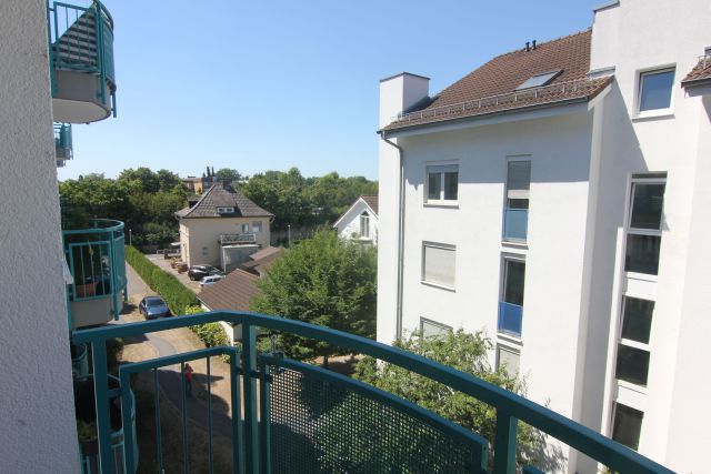 S�dseite Balkon Etagenwohnung Langen