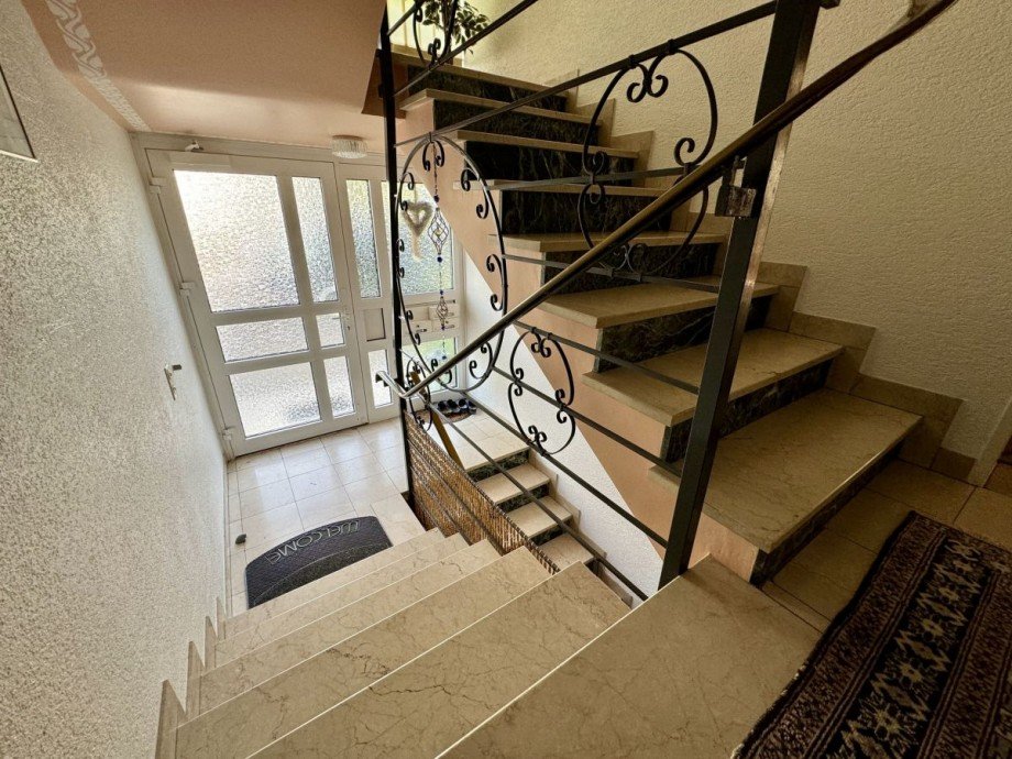 Eingangsbereich Mehrfamilienhaus Egelsbach