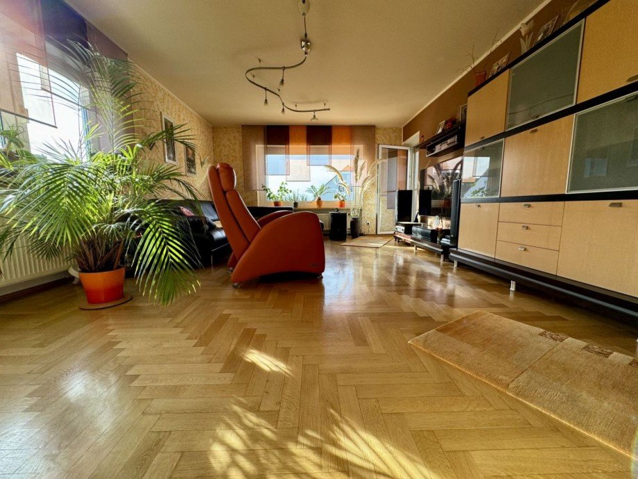 Wohnzimmer OG Mehrfamilienhaus Egelsbach