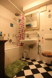 Bad Moderne 4 ZKB mit zwei TG-Stellpl�tzen u. 2 Balkonen im gepflegten Mehrfamilienhaus