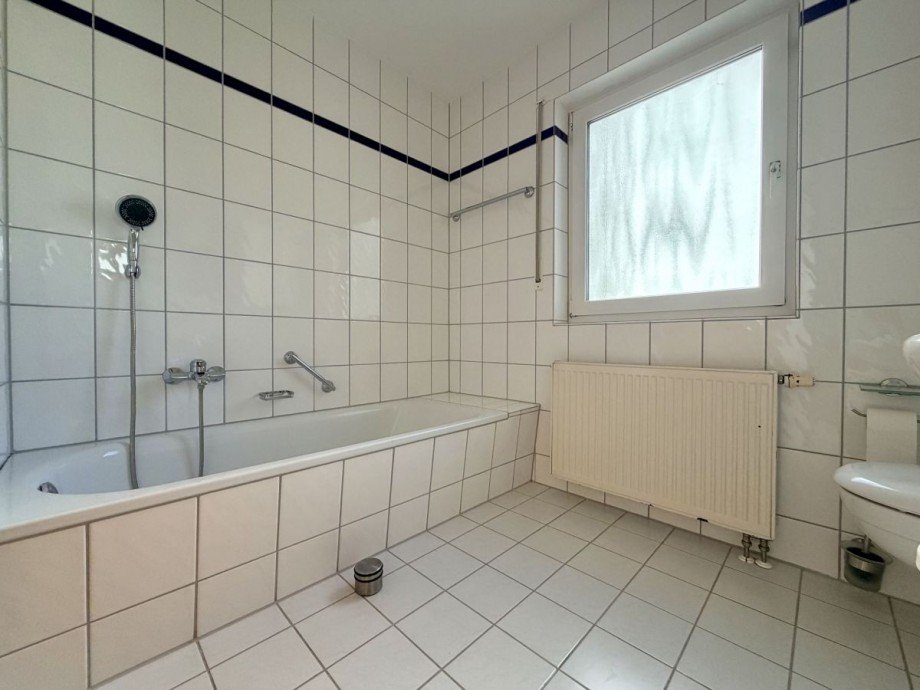 Badewanne Erdgeschosswohnung Langen
