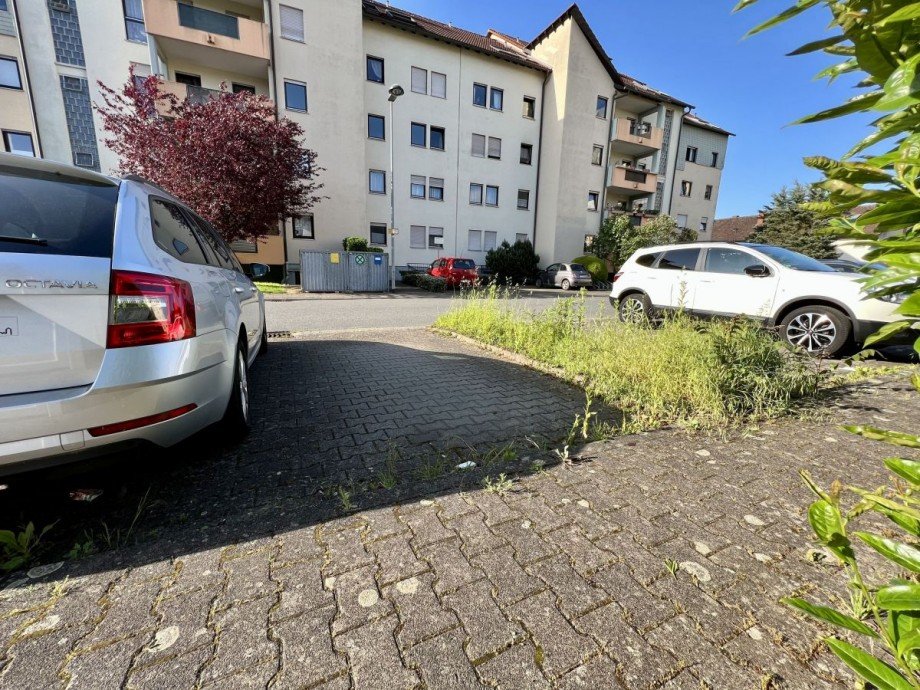 Aussenstellplatz Reihenmittelhaus Langen