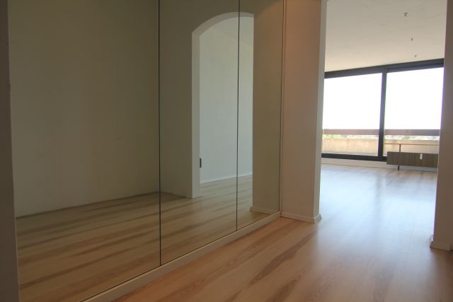 Blick in den offenen Wohn Essbereich Maisonettewohnung Langen