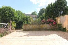 Terrasse Ausbaupotenzial! Zauberhaftes RH mit Garage f�r die junge Familie im beliebten Oberlinden