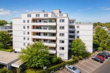 Hauptbild Ab 01.10. frei - Großzügige und modernisierte Wohnung mit Balkon in beliebter Lage von Dreieich