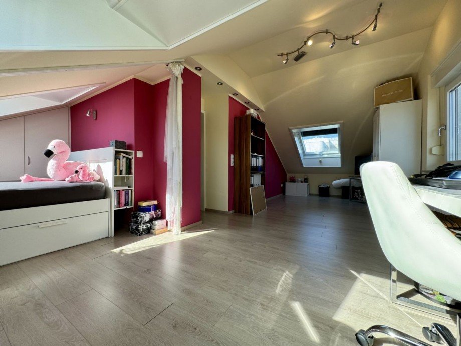 ausgebautes Dachgeschoss Reihenendhaus Langen