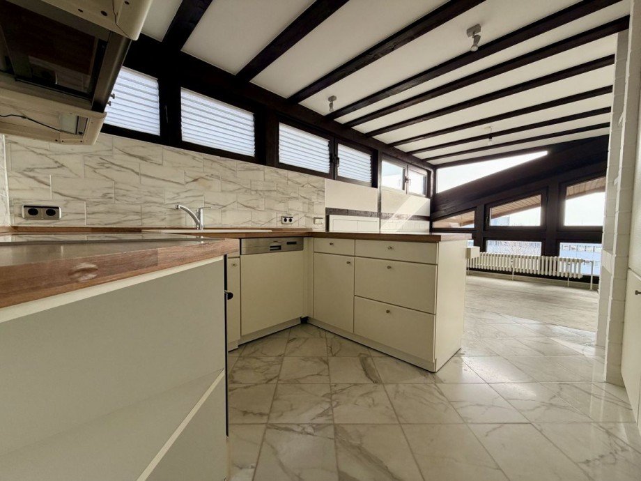 Einbauk�che Dachgeschosswohnung Langen