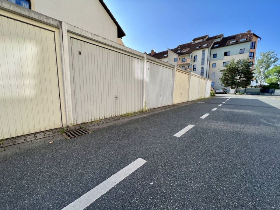 Garage au�en Reihenmittelhaus Langen