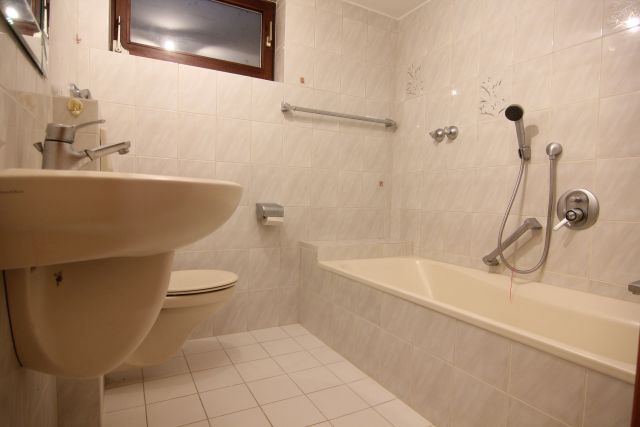 Bad im Souterrain Haus R�dermark