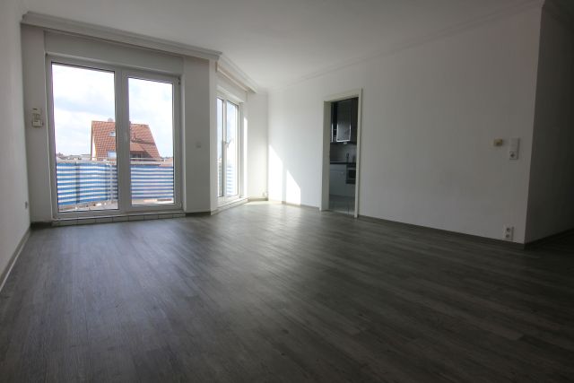 Blick zum Balkon Etagenwohnung Langen