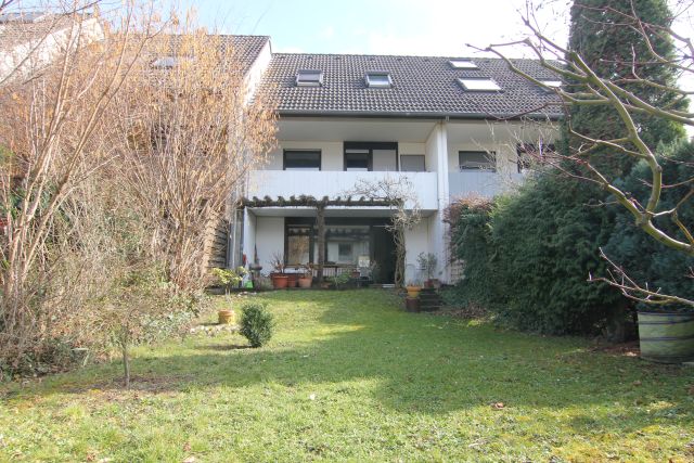 Aussenensicht Egelsbach Reihenmittelhaus Zauberhaftes Reihenhaus mit viel Platz f�r die junge Familie in gesuchter Lage