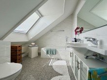 Bad Ensuite Hochwertige 4 ZKB mit 2 B�dern und XXL-Balkon in beliebter Lage am Oberen Steinberg!