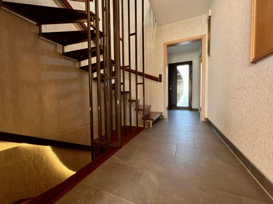 Flur EG Reihenendhaus Egelsbach