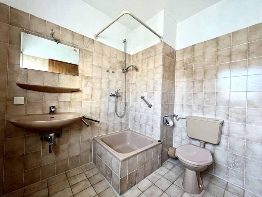 Bad 2.OG Reihenmittelhaus Langen