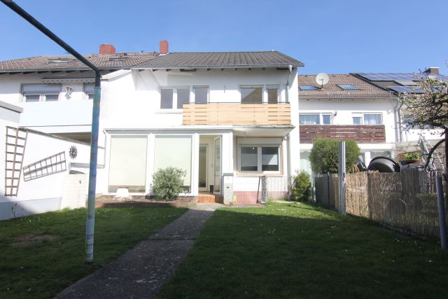 R�ckansicht Langen Reihenmittelhaus Familiengerechtes Reihenhaus mit viel Platz und weiterem Ausbaupotenzial f�r die gro�e Familie