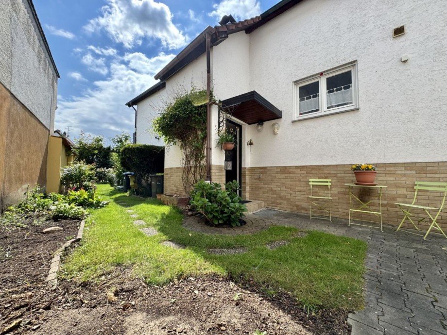 Hauseingang Zweifamilienhaus Egelsbach