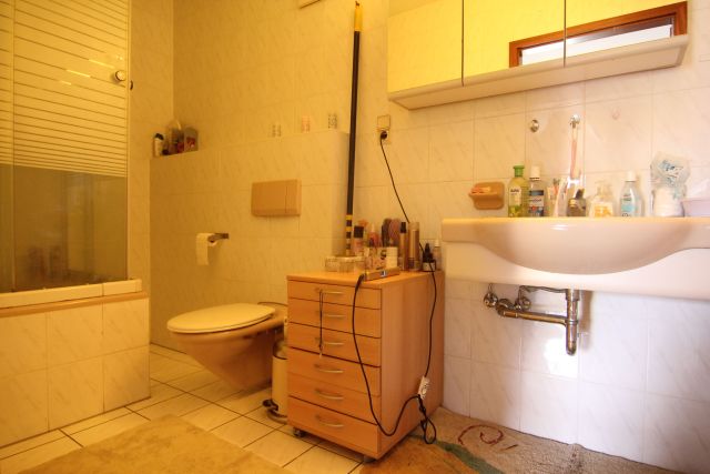 Duschbad Dachgeschosswohnung Langen