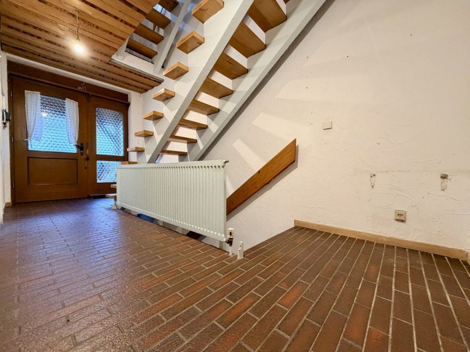 Flur EG Reihenmittelhaus Heusenstamm