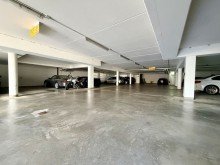 Tiefgarage Hochwertige 4 ZKB mit 2 B�dern und XXL-Balkon in beliebter Lage am Oberen Steinberg!