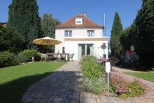 Aussenansicht Langen/Linden - Selten! Familienfreundliches EFH mit gr�ner Oase in gesuchter Lage!
