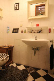 G�ste WC Moderne 4 ZKB mit zwei TG-Stellpl�tzen u. 2 Balkonen im gepflegten Mehrfamilienhaus